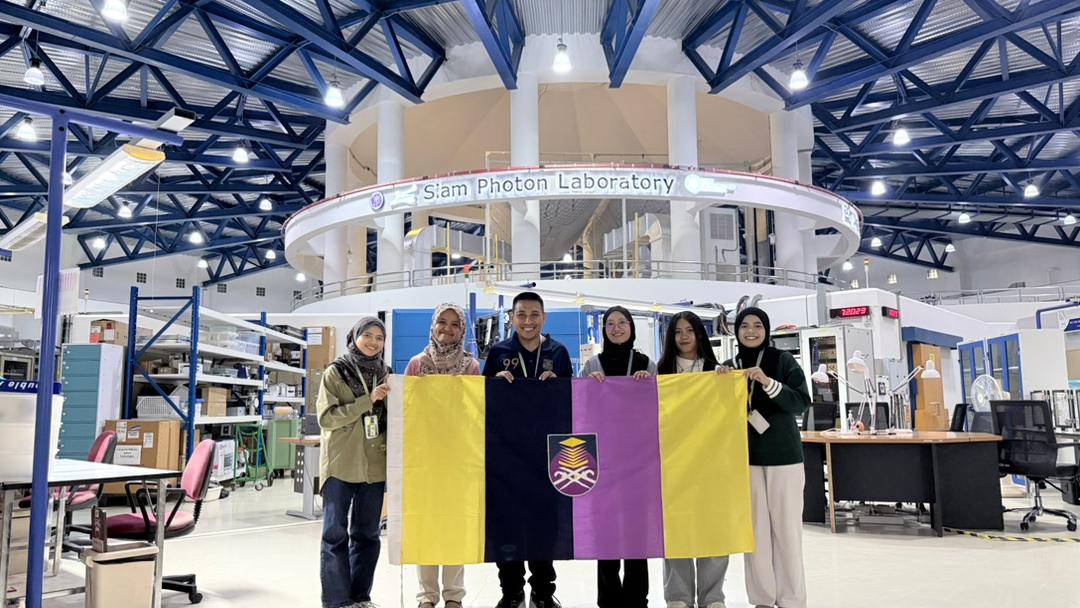 UiTMCPP team at the Synchrotron Light Research Institute (SLRI), Thailand, February 2026 (photo 1 of 3)