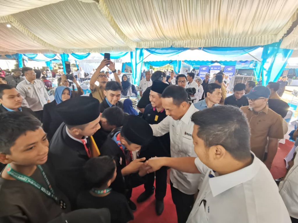 SEDIA innovation program pupils and team, Permatang Pauh (photo 4 of 10)