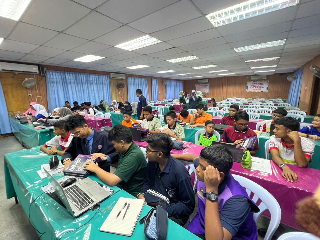 STI 100³ Scientists to Schools program at SMK Air Merah, Kulim (photo 1 of 8)