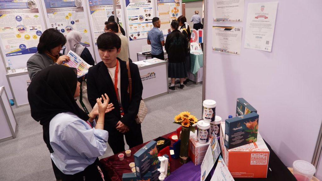 IPITEx 2025: A booth conversation with a visitor