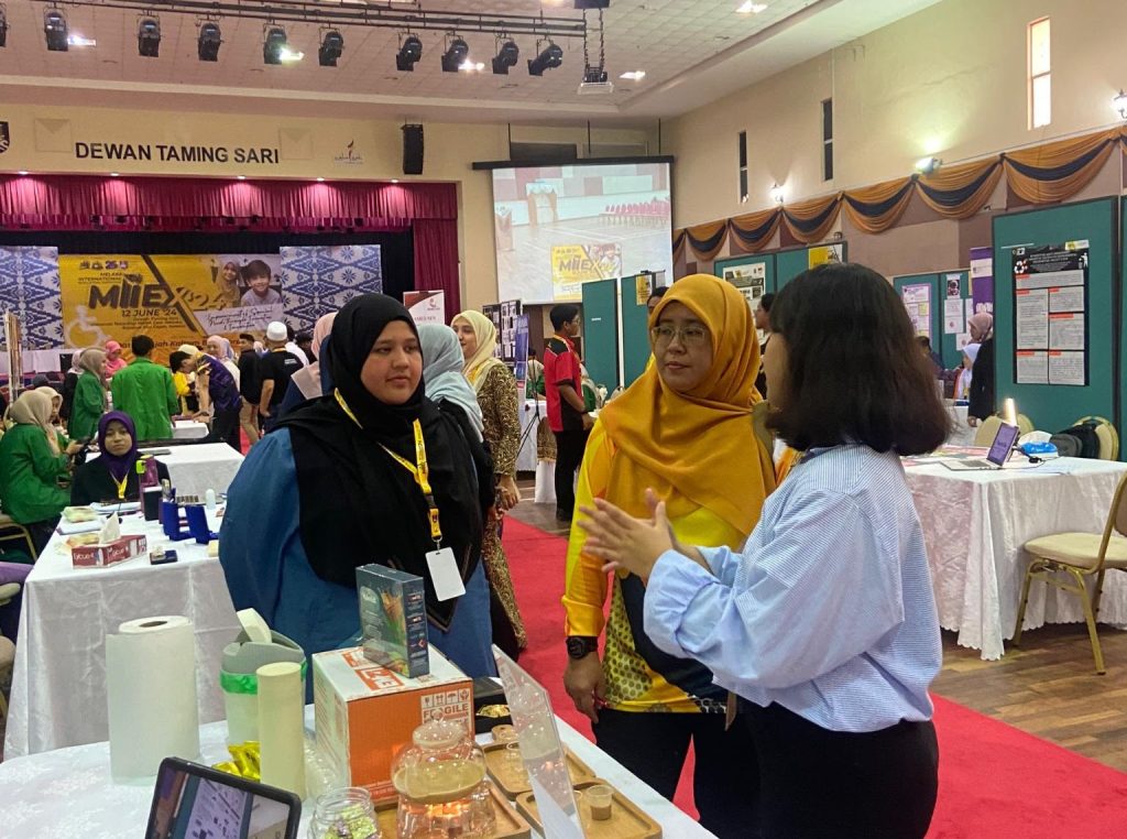 MIIEX’24: Visitors at the booth in Dewan Taming Sari